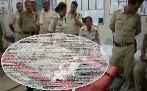 ट्रेन से गिरकर महिला पुलिस की मौत,शिवराज की जन आशीर्वाद यात्रा में थी तैनात