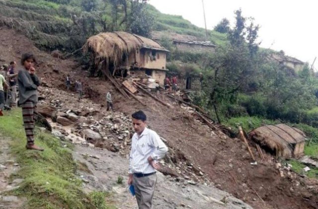 उत्तराखंड में सीमाई इलाके में फटा बादल, 4 की मौत, हाईवे बंद