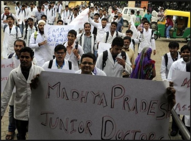 जूनियर डॉक्टर्स के साथ नर्सिंग एसोसिएशन भी हड़ताल पर, स्वास्थ्य सेवाएं चरमराईं