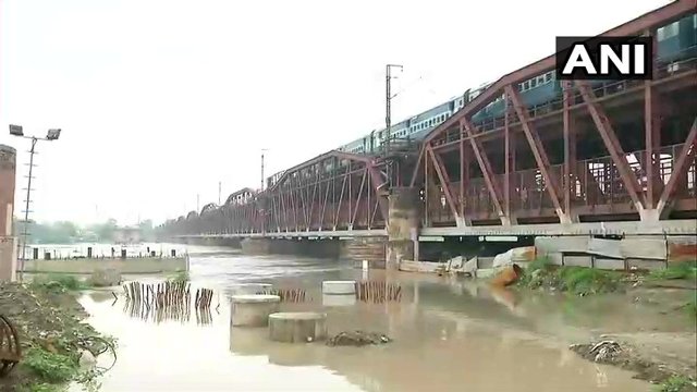 यमुना खतरे के निशान से ऊपर, दिल्ली में तबाही की आशंका, अलर्ट जारी