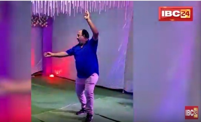 अब छत्तीसगढ़ के डब्बू अंकल का डांस वीडियो वायरल, देखिए