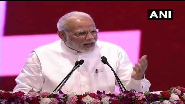 मोदी ने कांग्रेस पर कसा तंज- नीयत साफ हो तो उद्योगपतियों के साथ खड़े होने पर भी नहीं लगते दाग