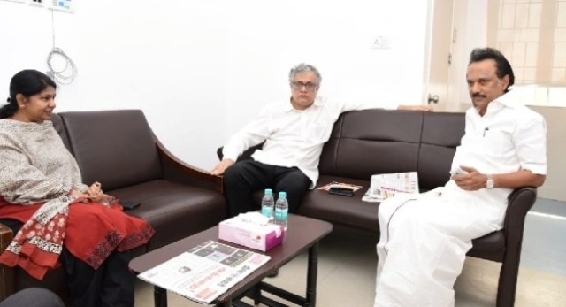 वेंकैया नायडू ने अस्पताल पहुंचकर जाना करूणानिधि का हाल