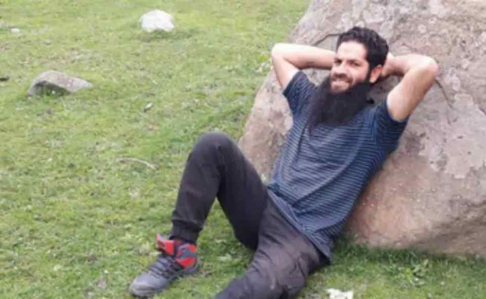 जम्मू कश्मीर में आतंकियों ने छुट्टी पर आए सीआरपीएफ जवान पर दागी गोलियां