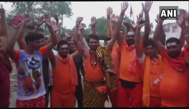 लालू के बेटे तेजप्रताप नजर आए ‘शिव’ के वेश में, शंख भी बजाया, देखिए वीडियो