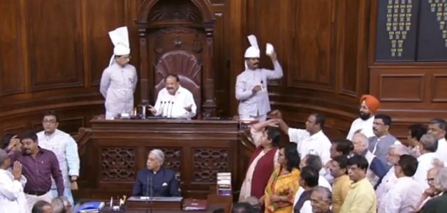 एनआरसी-संसद में हंगामा,राज्यसभा में अमित शाह के बयान पर भड़का विपक्ष,कार्यवाही दिनभर के लिए स्थगित