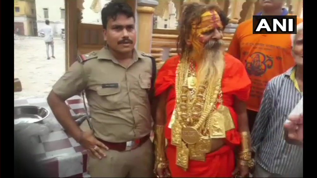 20 किलो सोने के गहने लाद कांवड़ यात्रा पर निकले गोल्डन बाबा