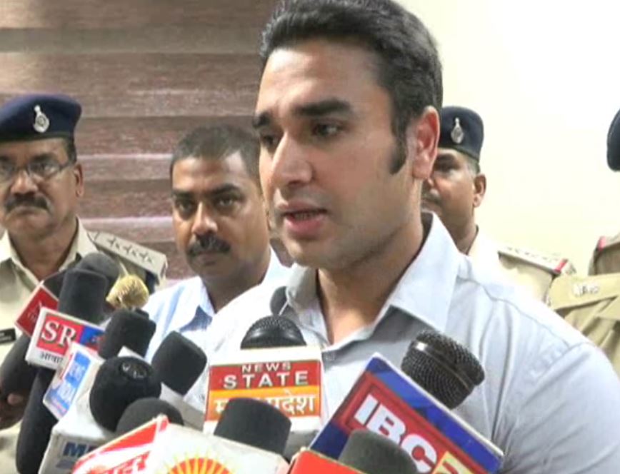 पुलिस को मिली सफलता,नकली नोट का जखीरा बरामद