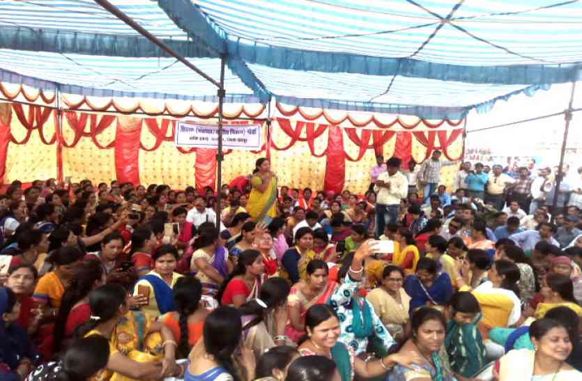 हड़ताल…हड़ताल…और हड़ताल, छत्तीसगढ़ में 54 विभागों के पौने दो लाख कर्मचारी दो माह से हड़ताल पर