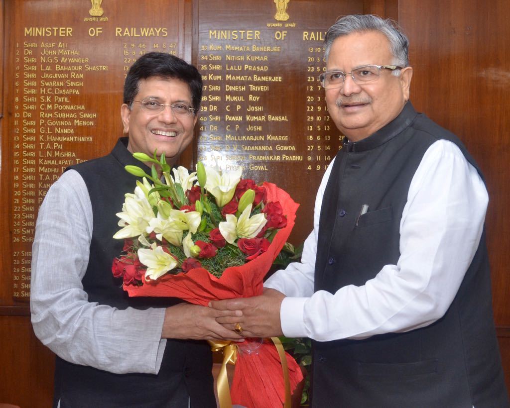 रेल मंत्री से मिले रमन, छत्तीसगढ़ को मिली तीन नई ट्रेन,यात्री सुविधाओं पर होगा विस्तार