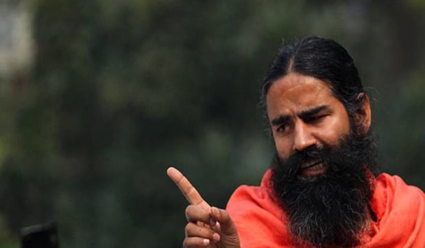 बाबा रामदेव का बयान- सरकार स्वीकृति दे तो 35-40 रुपए प्रति लीटर बेचेंगे पेट्रोल-डीजल