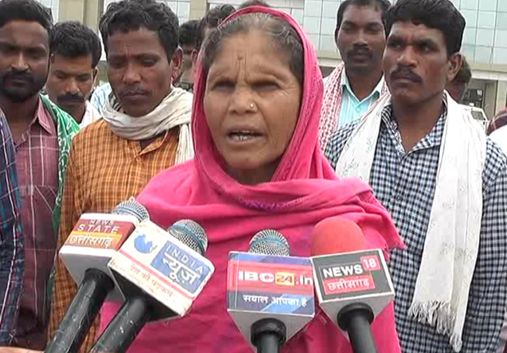 ग्रामीणों ने लिया चुनाव बहिष्कार का निर्णय,जिला प्रशासन को सौंपा ज्ञापन
