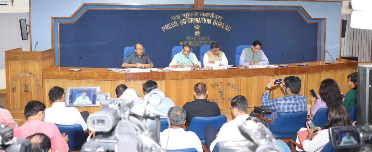 मोदी सरकार का किसानों को तोहफा, रबी की फसलों का बढ़ा MSP,  इंदौर-भोपाल में मेट्रो को भी हरी झंडी