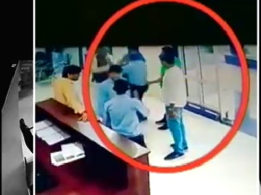 सांसद नंदकुमार सिंह चौहान की गुंडागर्दी,परिचय पत्र मांगने पर टोल नाके के कर्मचारी को जमकर पीटा