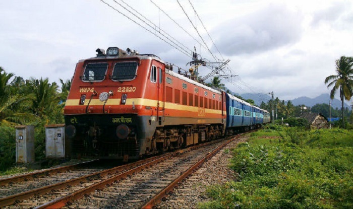 रेलवे में भर्तियों का अंबार, 12 वीं पास कर सकते हैं आवेदन