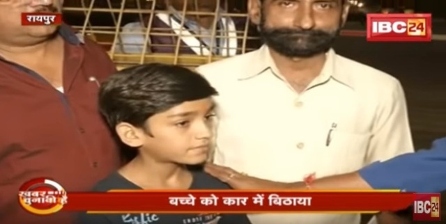 प्रोटोकॉल तोड़कर बच्चे से मिले राहुल गांधी, दिया आश्वासन, देखिए वीडियो