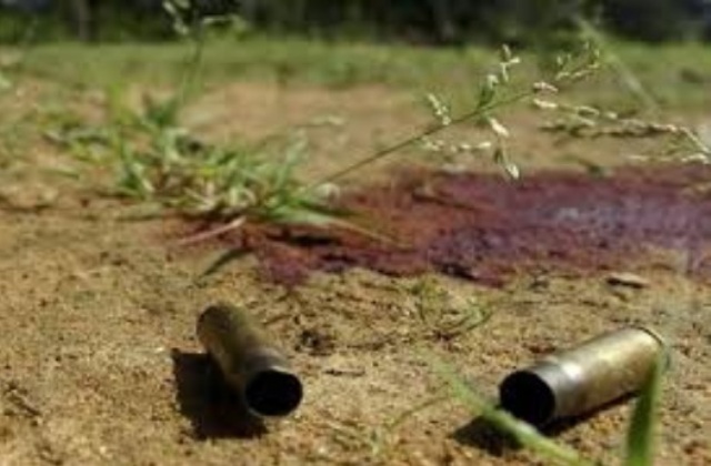 नक्सलियों ने किया आईईडी विस्फोट, 2 जवान गंभीर