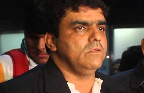 पुलिस ने दाउद के गुर्गे को मुंबई एयरपोर्ट से पकड़ा