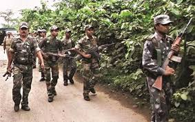 पुलिस और नक्सलियों में मुठभेड़ , चार नक्सली ढ़ेर