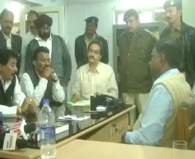 इंदौर: SDM के खिलाफ FIR दर्ज करने की मांग