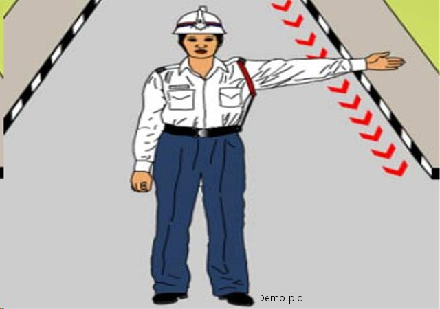 यातायात नियमों का कड़ाई से पालन कराने के लिए पुलिस सख्त