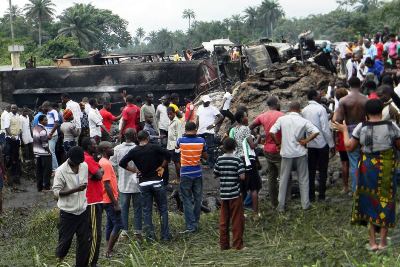 नाइजीरिया: गैस टैंकर में लगी आग, 100 से ज्यादा लोगों की मौत