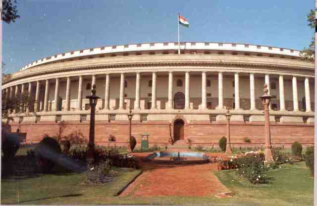 दिल्ली: संसद भवन के लिए नई इमारत बनाने का प्रस्ताव