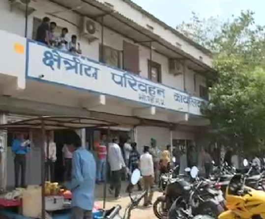 मध्यप्रदेश: फीस दिए बिना ड्राइविंग लाइसेंस बनवा सकेंगी महिलाएं