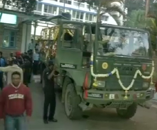 पठानकोट: पंचतत्व में विलीन होंगे शहीद लेफ्टिनेंट कर्नल निरंजन ई कुमार