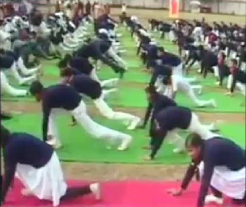 स्कूलों में योग शिक्षा के अनिवार्यता का विरोध