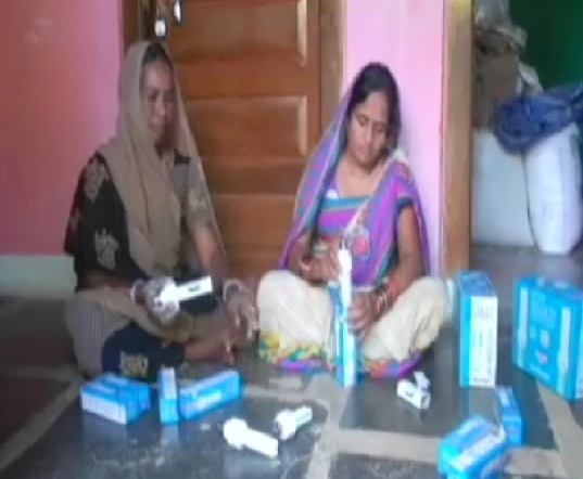 गरियाबंद: महिलाओं के बनाए गए CFL से रौशन हुआ गांव
