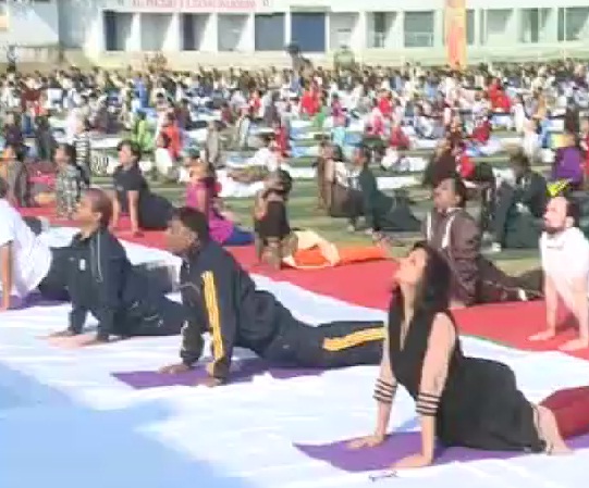 मप्र: स्वामी विवेकानंद जयंती पर 1 करोड़ 25 लाख लोगों ने किया सूर्य नमस्कार