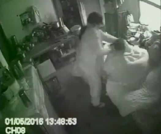 बिजनौर: सास पर बहू के सितम का वीडियो CCTV में कैद