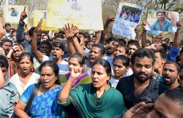 हैदराबाद में छात्र की खुदकुशी के बाद प्रदर्शन जारी