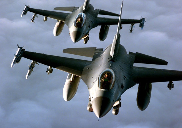 अमेरिका: एरिजोना में अमेरिकी F-16 फाइटर प्लेन कैश
