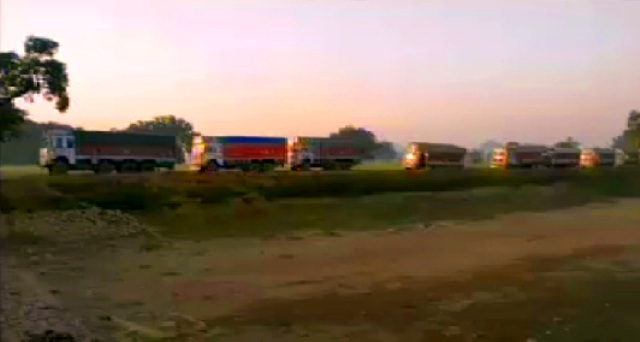 टीकमगढ़: बेकाबू ट्रक दीवार तोड़कर घर में घुसा