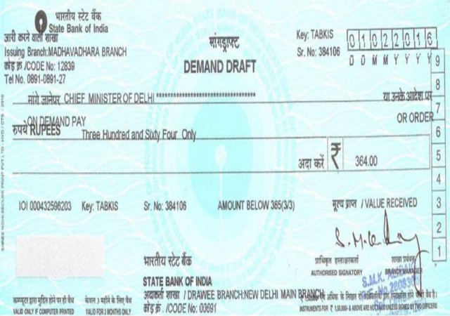 दिल्ली के CM अरविंद केजरीवाल को जूते खरीदने इंजीनियर ने भेजा पैसा