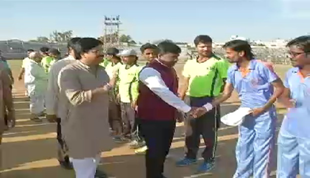 मूकबधिर युवाओं की क्रिकेट प्रतियोगिता की शुरूआत