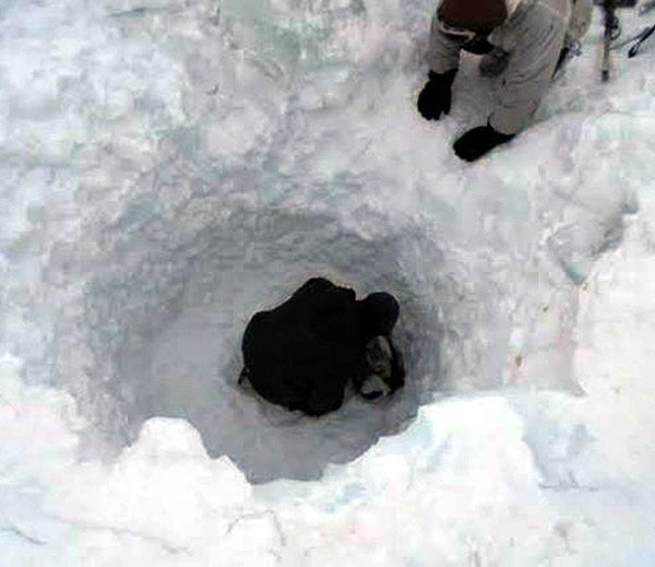 मौत की दी मात: 6 दिनों तक बर्फ में दफन होने के बाद जिंदा मिला जवान