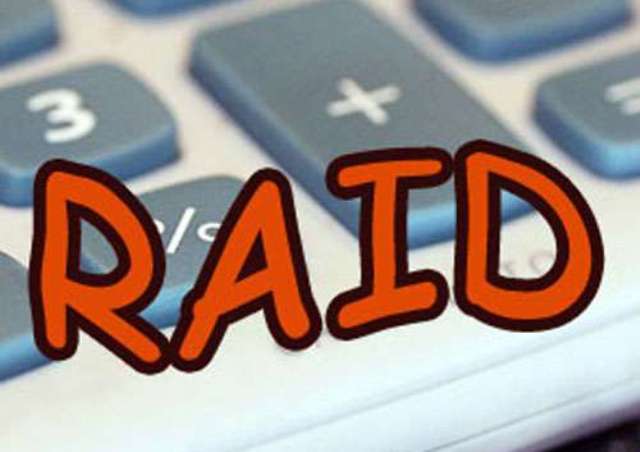 हुक्का बार में छापा, 30 युवक गिरफ्तार