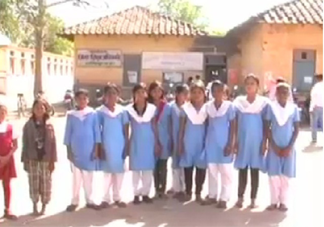 हॉस्टल वार्डन ने छात्राओं को बेरहमी से पीटा