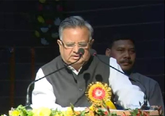 सूरजपुर: CM रमन सिंह ने किया कृषि कॉलेज के भवन और ऑडिटोरियम का लोकार्पण
