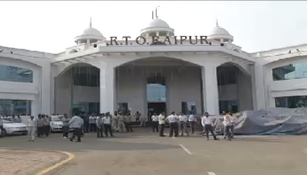 सीएम रमन सिंह ने किया आरटीओ भवन और पुल का लोकार्पण