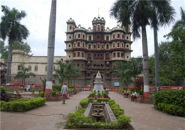 इस बादशाह ने इंदौर को बनवाया था टैक्स फ्री जोन