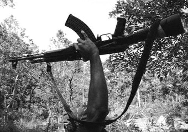 नारायणपुर में 6 नक्सलियों का सरेंडर, दंतेवाड़ा से नक्सली गिरफ्तार