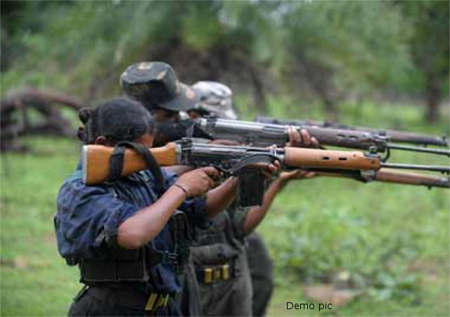 पुलिस और नक्सलियों में मुठभेड़, दो ग्रामीणों की मौत