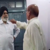 बीजेपी नेता और सीएमओ के बीच झड़प, नेताजी ने दी ट्रांसफर कराने की धमकी ..देखें वीडियो