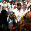 शिवराज के गढ़ बुधनी में जनता ने साधना सिंह को सुनाई खरी-खोटी, देखिए वीडियो