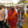दोपहर 3 बजे तक 45.02 फीसदी मतदान, बृजमोहन ने सपरिवार पहुंचकर डाला वोट, सिंगापुर से आए युवक ने भी किया मतदान