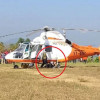 चुनाव प्रचार के दौरान कहीं हैलीकॉप्टर से तो कहीं वाहन से गिरे अमित शाह